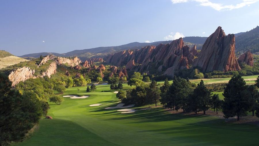 Discover the top public golf courses in Denver for 2023. Our comprehensive review, based on over 57,000 ratings, reveals the best courses for value, quality, and location. Explore our top picks, best value courses, honorable mentions, and ratings of City of Denver's municipal courses.