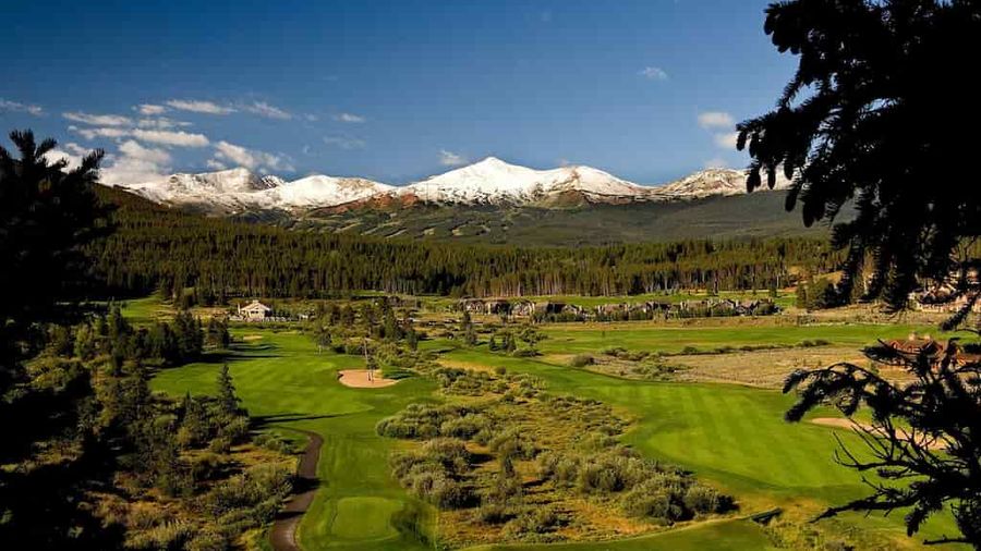 We sifted through of 80,000+ online golf course reviews to find the best public golf courses in Colorado. Here are the top 10.